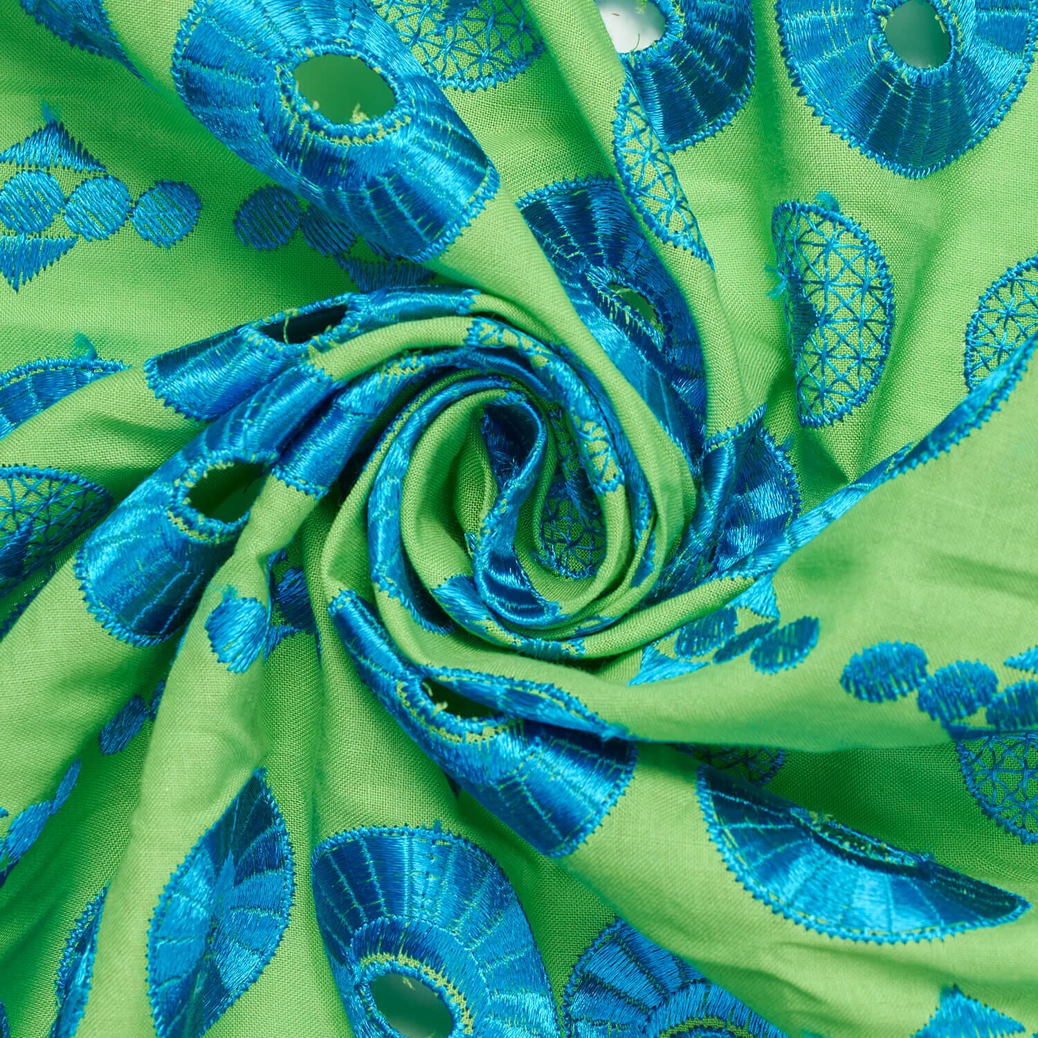 Discus Embroidery on Organza - Image 3